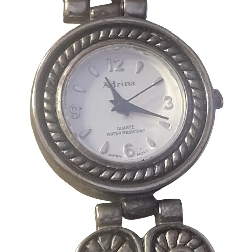 Adrina vintage quartz